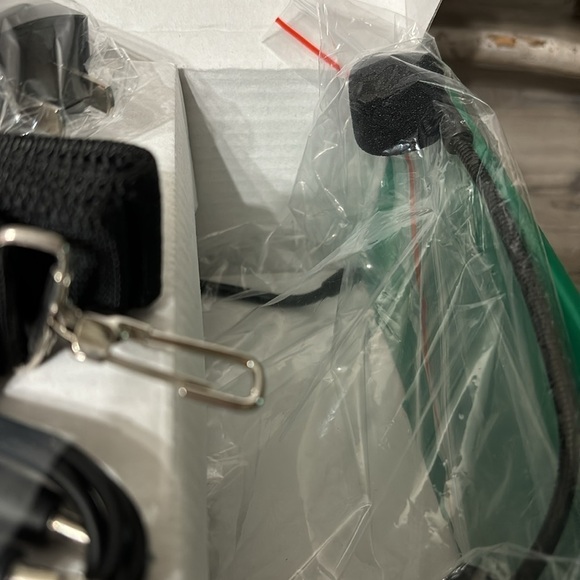 NIB SHIDU Mini Voice Amplifier Portable Rechargeable Bluetooth Speaker w/Headset - Picture 7 of 10